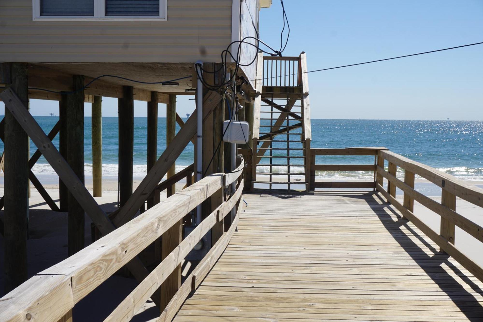 Marisol - Pet Friendly And Gulf Front! Enjoy The Large Deck With Amazing Views! Home Dauphin Island Eksteriør billede